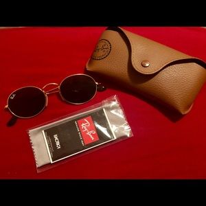 Ray Ban Sunglasses/ Oval / With Case